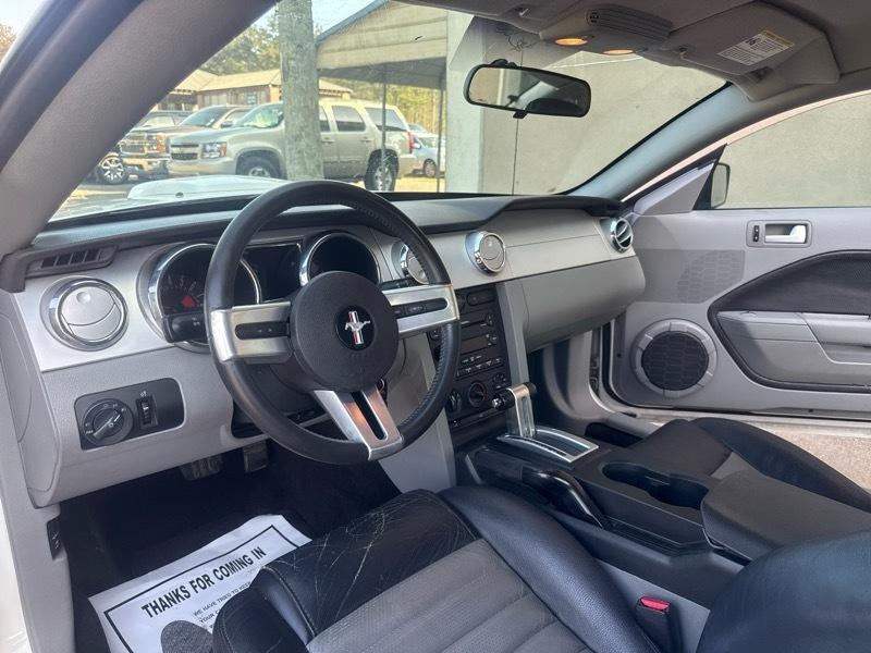 Ford Mustang GT Deluxe Coupe 2007