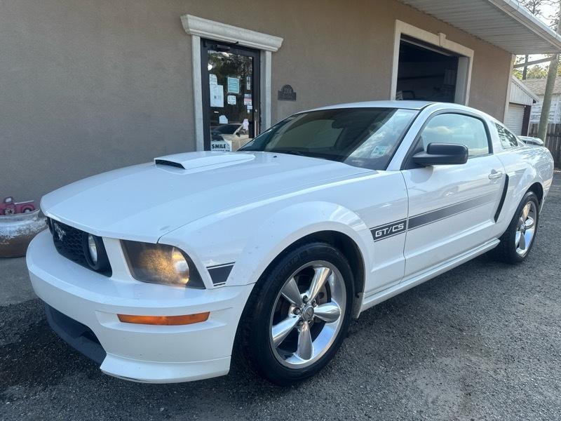Ford Mustang GT Deluxe Coupe 2007