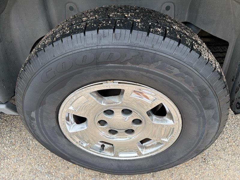 Chevrolet Suburban LT 1500 2WD 2011