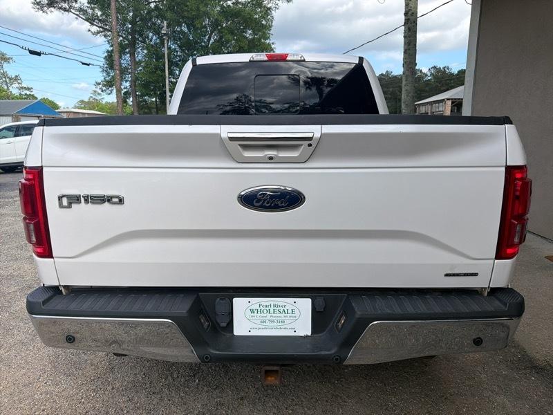 Ford F-150 4WD SuperCab 133" Lariat 2015