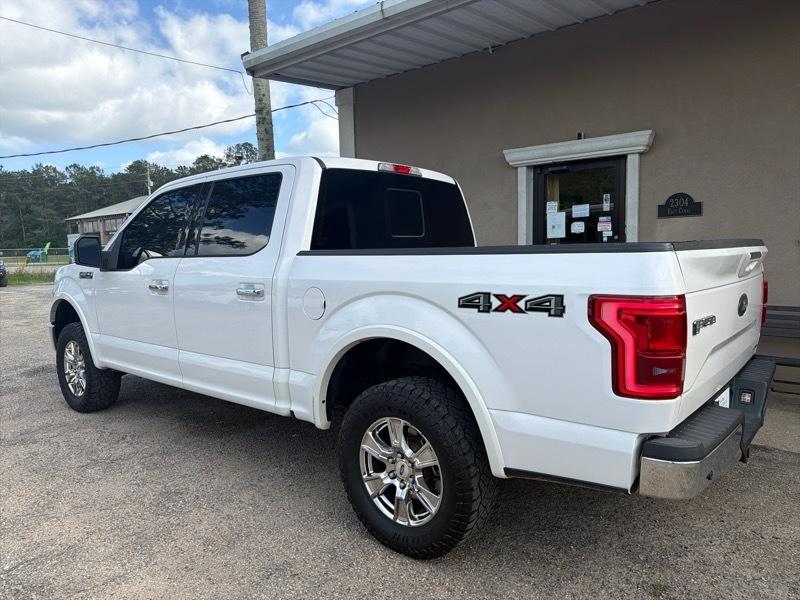 Ford F-150 4WD SuperCab 133" Lariat 2015