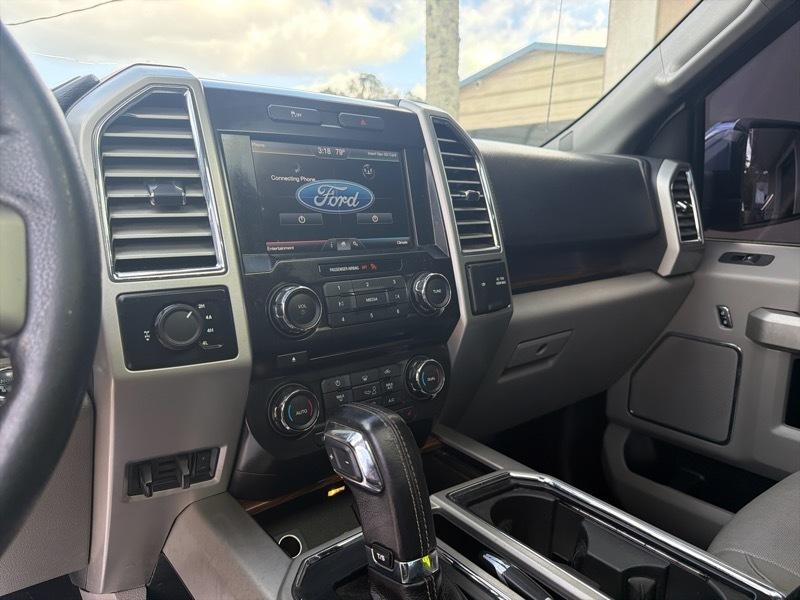 Ford F-150 4WD SuperCab 133" Lariat 2015