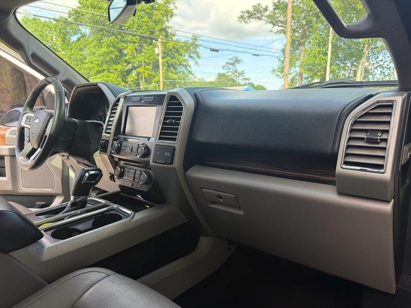 Ford F-150 4WD SuperCab 133" Lariat 2015