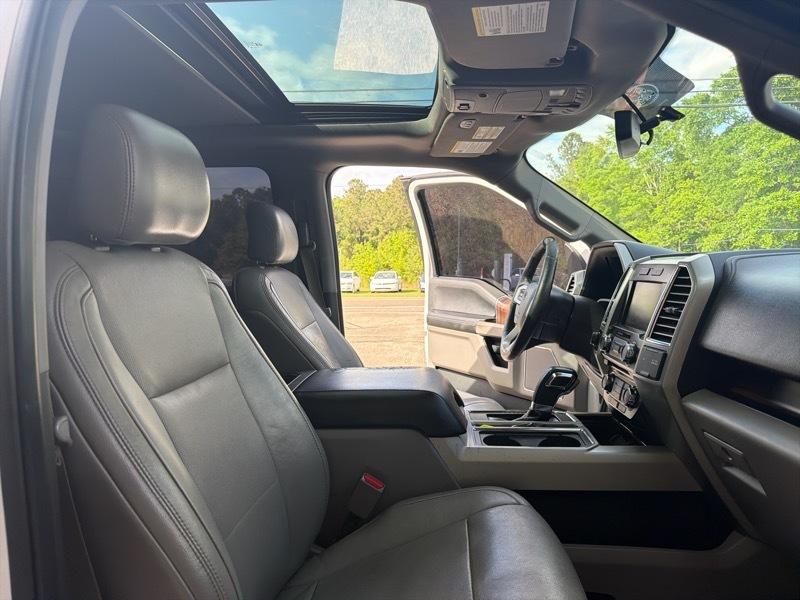 Ford F-150 4WD SuperCab 133" Lariat 2015