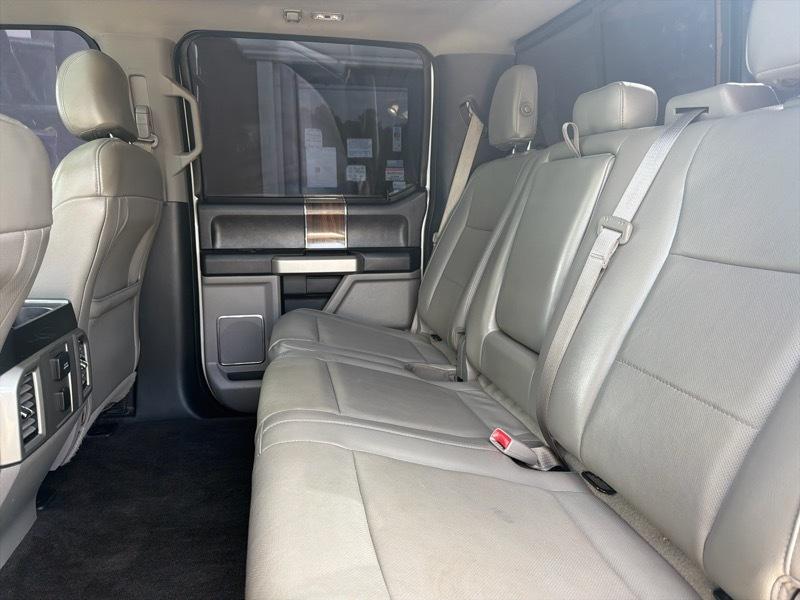 Ford F-150 4WD SuperCab 133" Lariat 2015