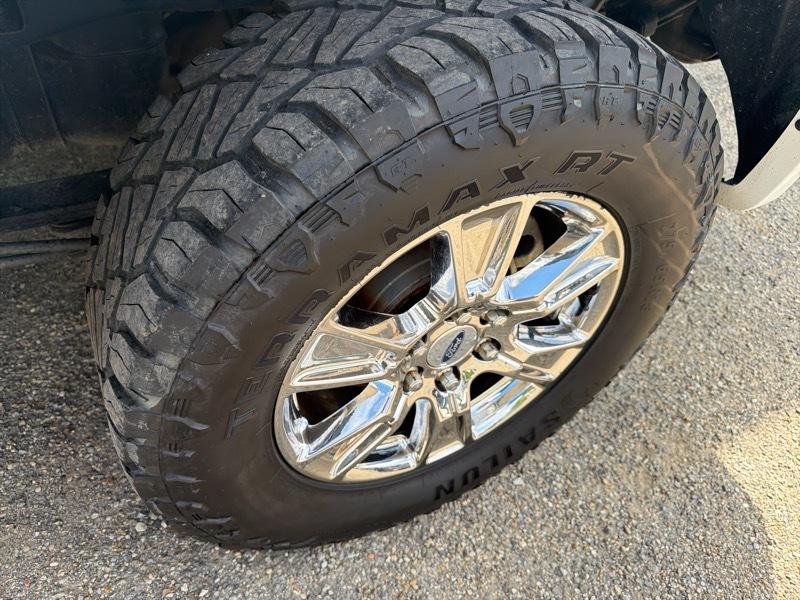 Ford F-150 4WD SuperCab 133" Lariat 2015