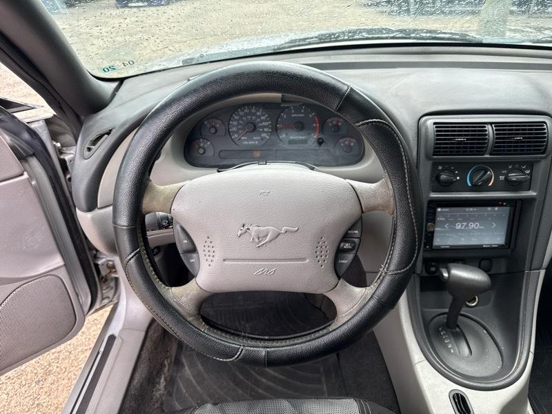 Ford Mustang Standard Coupe 2003