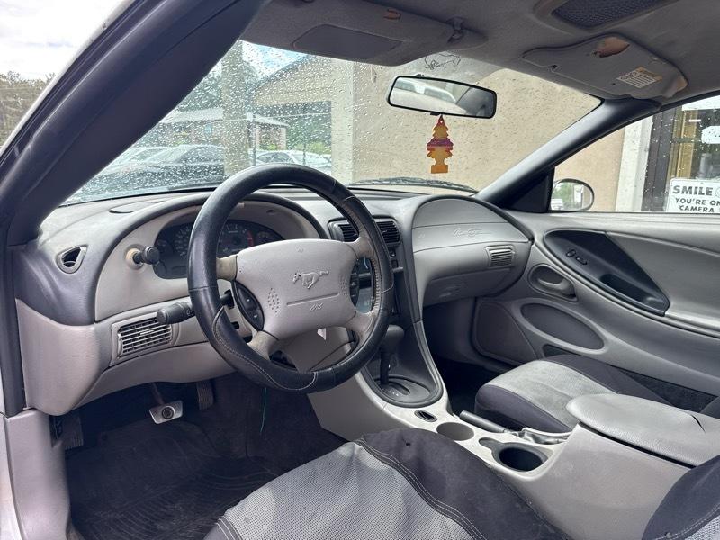 Ford Mustang Standard Coupe 2003