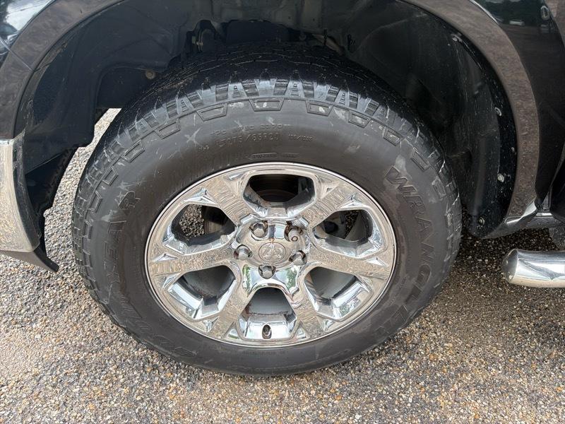 RAM 1500 Laramie Crew Cab SWB 4WD 2014
