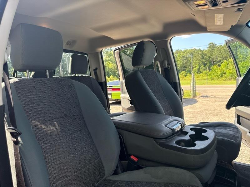 RAM 1500 4WD Crew Cab 149" Big Horn 2017