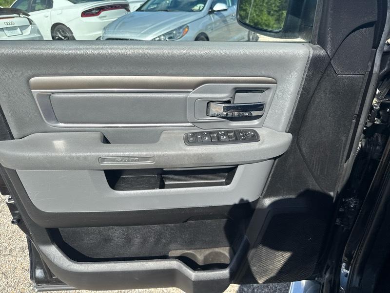 RAM 1500 4WD Crew Cab 149" Big Horn 2017