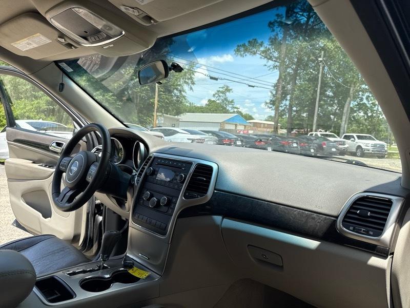 Jeep Grand Cherokee Laredo 2WD 2011
