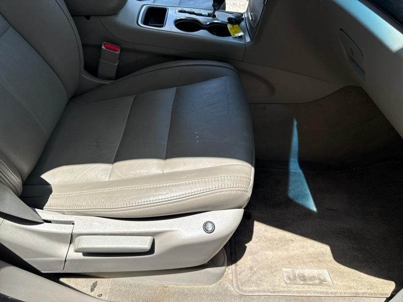 Jeep Grand Cherokee Laredo 2WD 2011