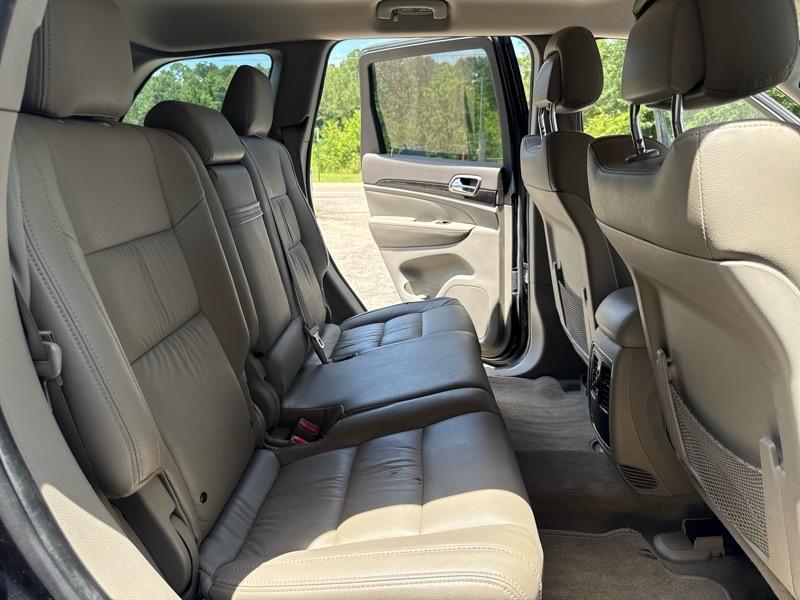 Jeep Grand Cherokee Laredo 2WD 2011