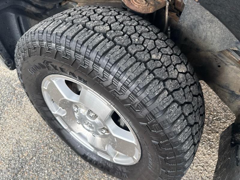 Toyota Tundra 4WD CrewMax 145.7" 5.7L SR5 (Natl) 2008