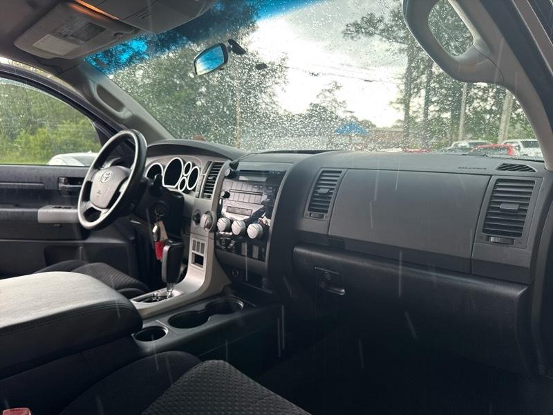 Toyota Tundra 4WD CrewMax 145.7" 5.7L SR5 (Natl) 2008