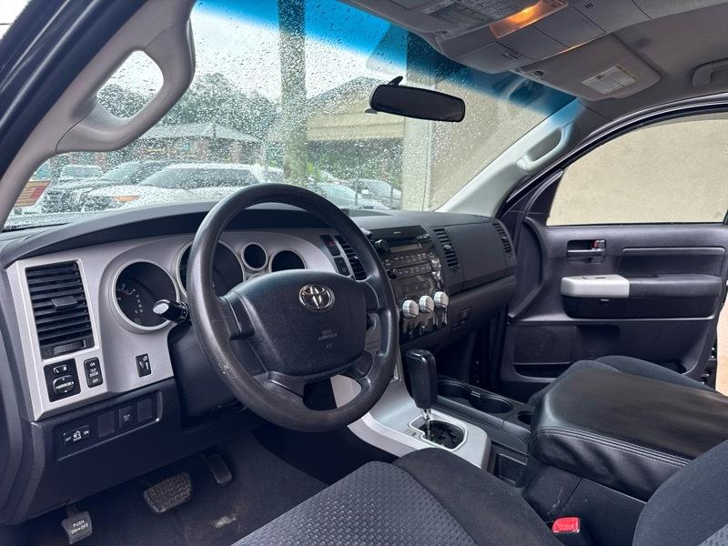 Toyota Tundra 4WD CrewMax 145.7" 5.7L SR5 (Natl) 2008