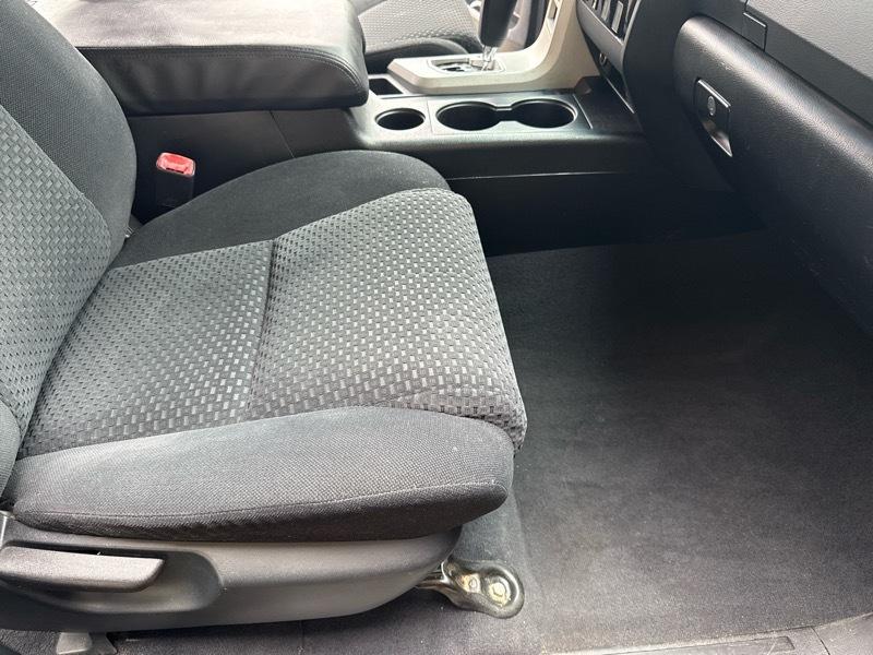 Toyota Tundra 4WD CrewMax 145.7" 5.7L SR5 (Natl) 2008