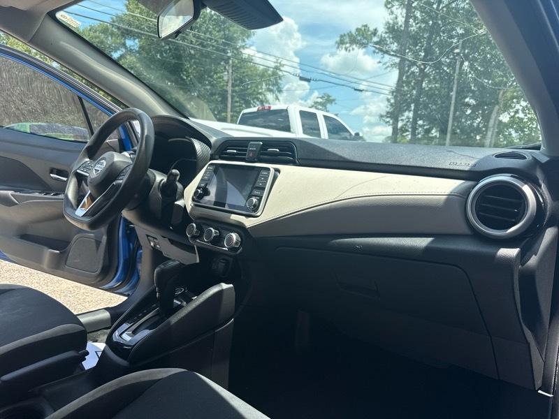 Nissan Versa SV 2022