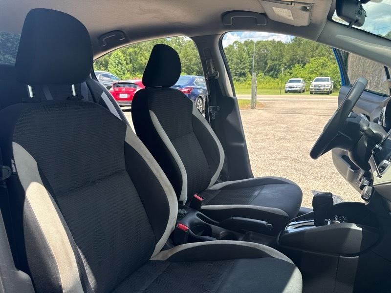 Nissan Versa SV 2022
