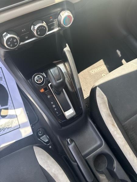 Nissan Versa SV 2022