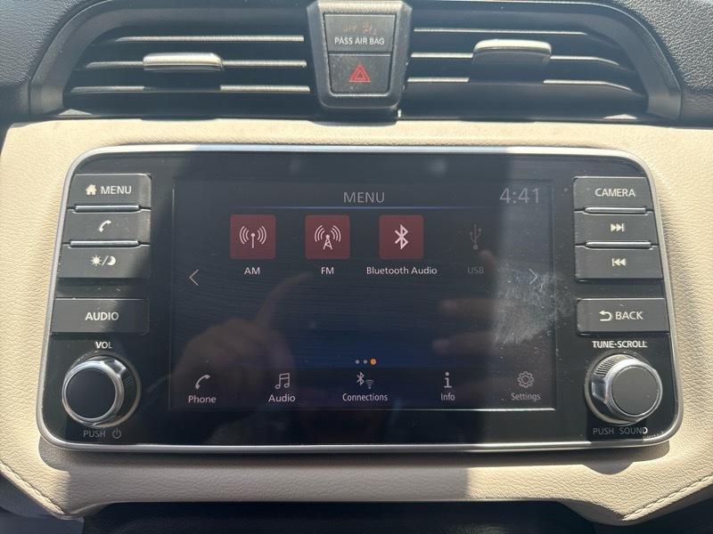 Nissan Versa SV 2022
