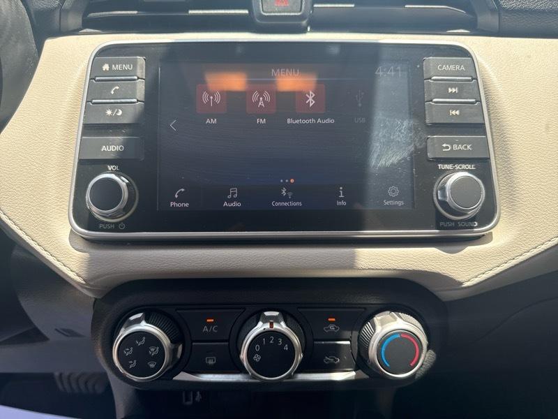 Nissan Versa SV 2022