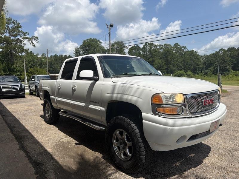 GMC Sierra 1500 Denali Crew Cab Short Bed 4WD 2005