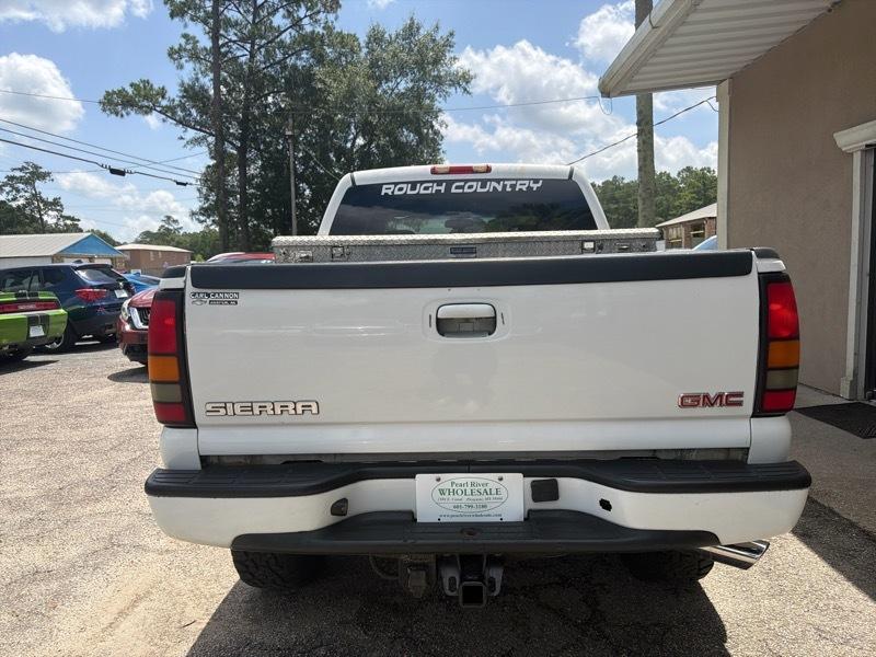 GMC Sierra 1500 Denali Crew Cab Short Bed 4WD 2005