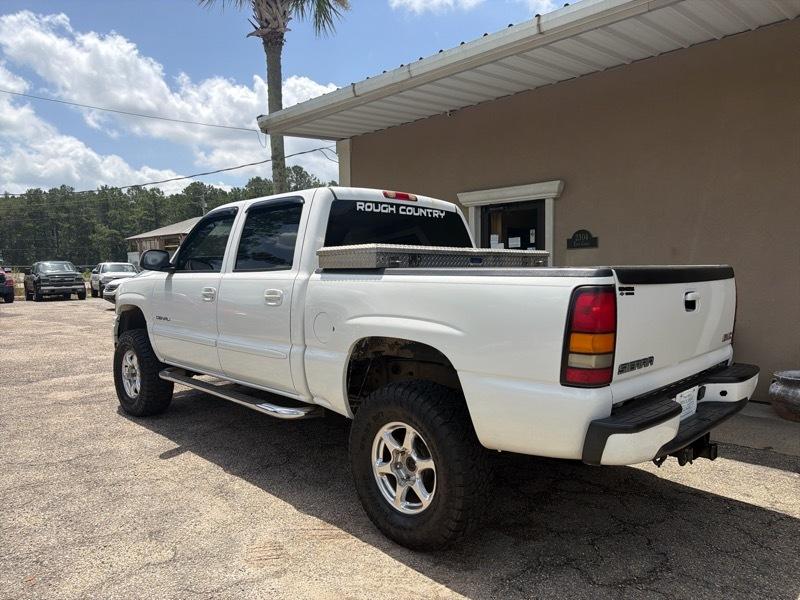 GMC Sierra 1500 Denali Crew Cab Short Bed 4WD 2005