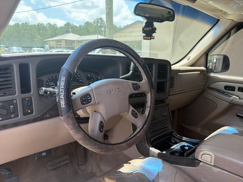 GMC Sierra 1500 Denali Crew Cab Short Bed 4WD 2005