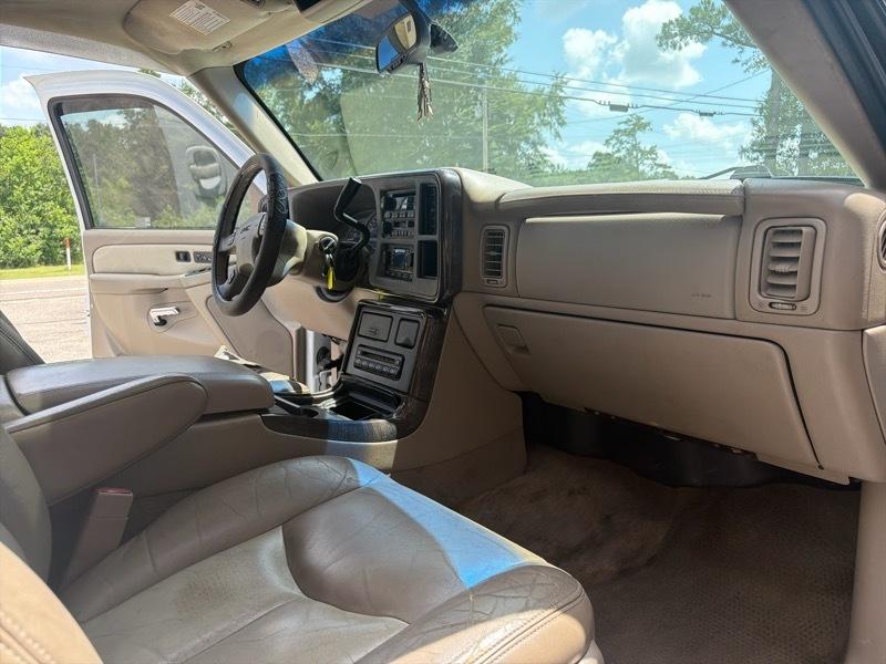 GMC Sierra 1500 Denali Crew Cab Short Bed 4WD 2005