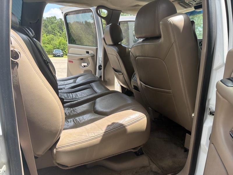 GMC Sierra 1500 Denali Crew Cab Short Bed 4WD 2005