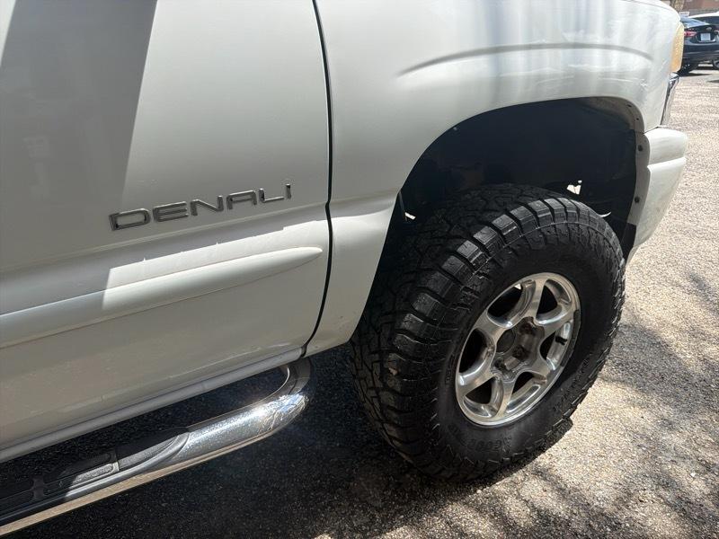 GMC Sierra 1500 Denali Crew Cab Short Bed 4WD 2005