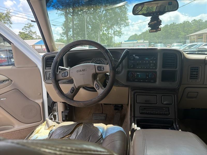 GMC Sierra 1500 Denali Crew Cab Short Bed 4WD 2005