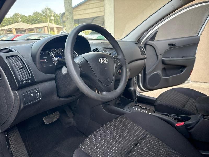Hyundai Elantra Touring SE Manual 2010