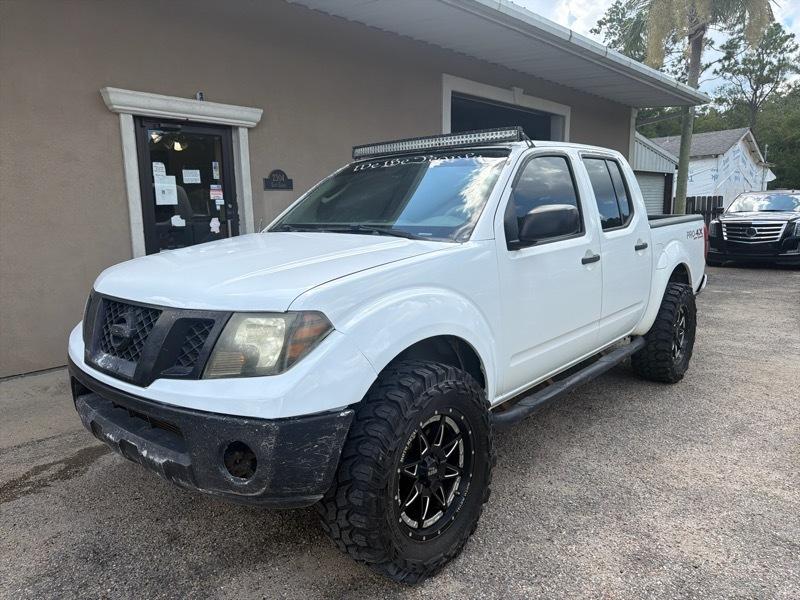 Nissan Frontier LE Crew Cab 4WD 2010