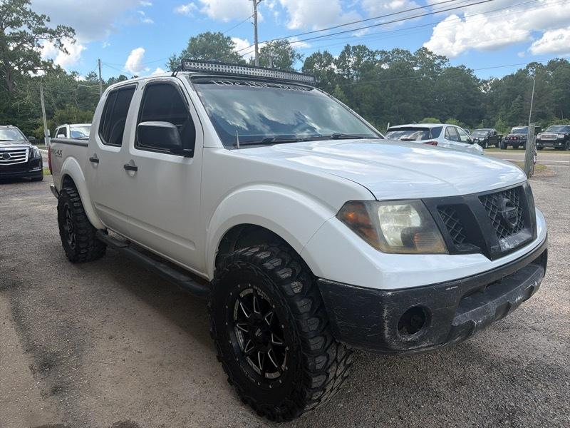 Nissan Frontier LE Crew Cab 4WD 2010