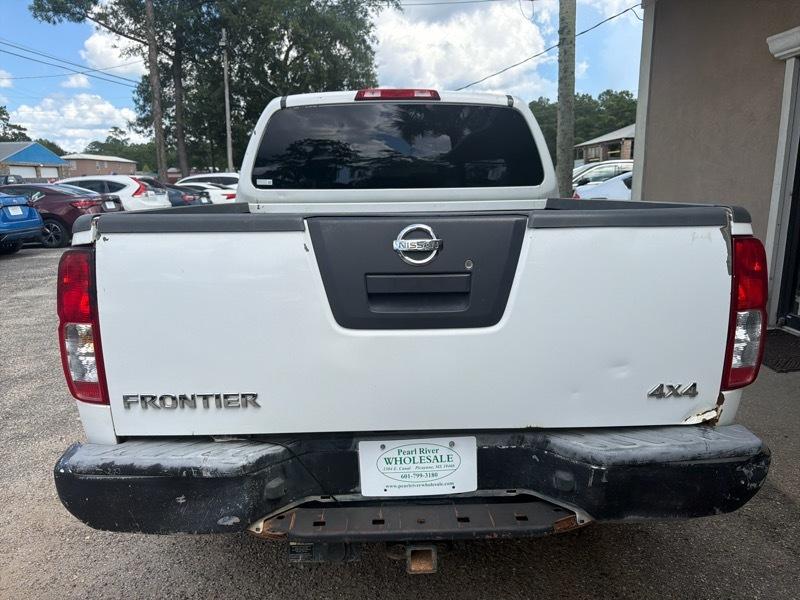 Nissan Frontier LE Crew Cab 4WD 2010