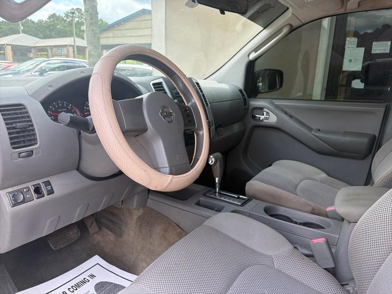 Nissan Frontier LE Crew Cab 4WD 2010