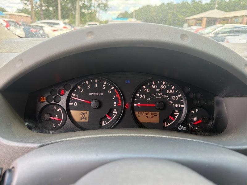 Nissan Frontier LE Crew Cab 4WD 2010