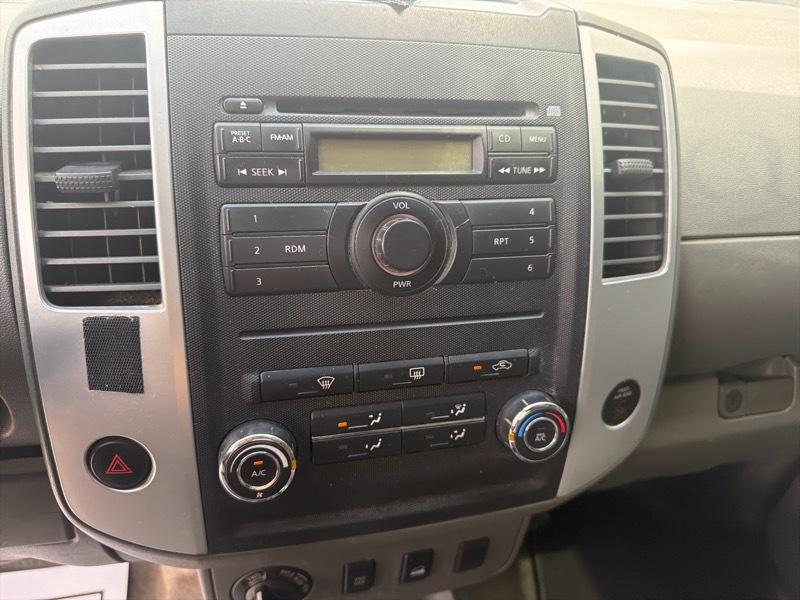 Nissan Frontier LE Crew Cab 4WD 2010