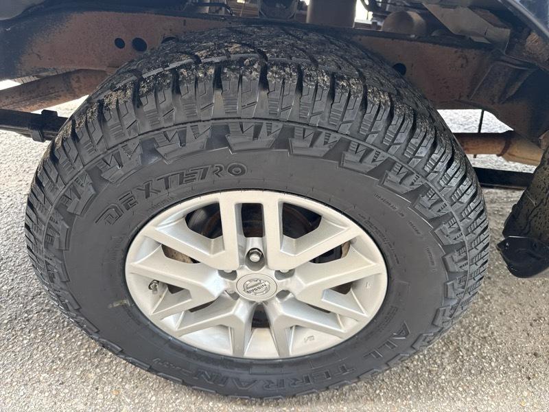 Nissan Frontier S Crew Cab 5AT 2WD 2015