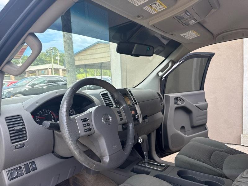Nissan Frontier S Crew Cab 5AT 2WD 2015