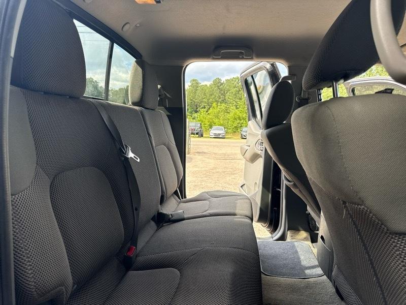 Nissan Frontier S Crew Cab 5AT 2WD 2015