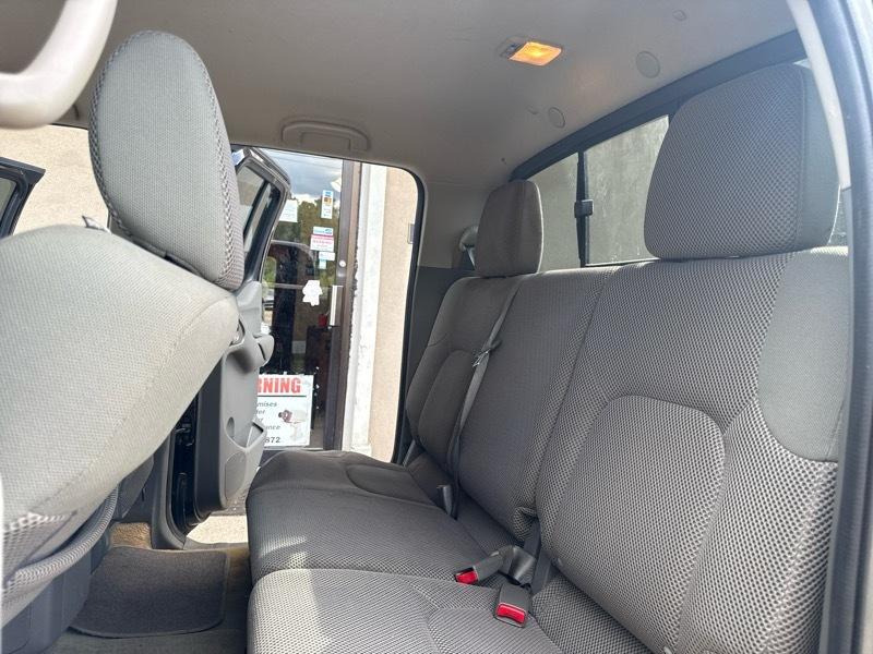 Nissan Frontier S Crew Cab 5AT 2WD 2015