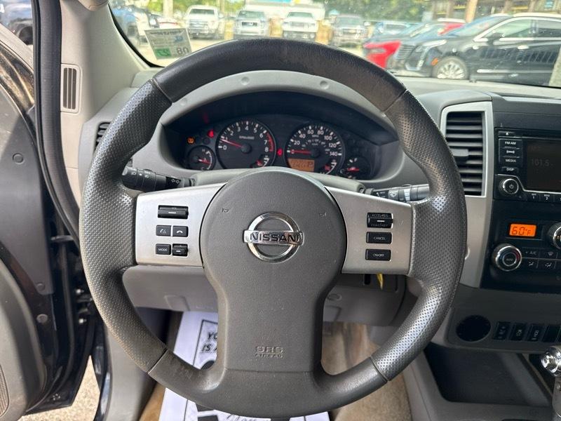 Nissan Frontier S Crew Cab 5AT 2WD 2015