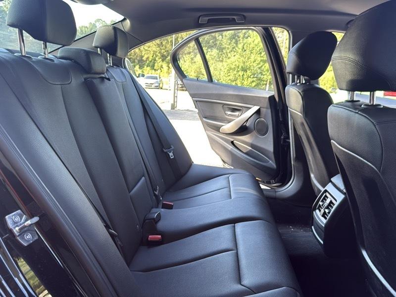 BMW 3-Series 320i Sedan 2015