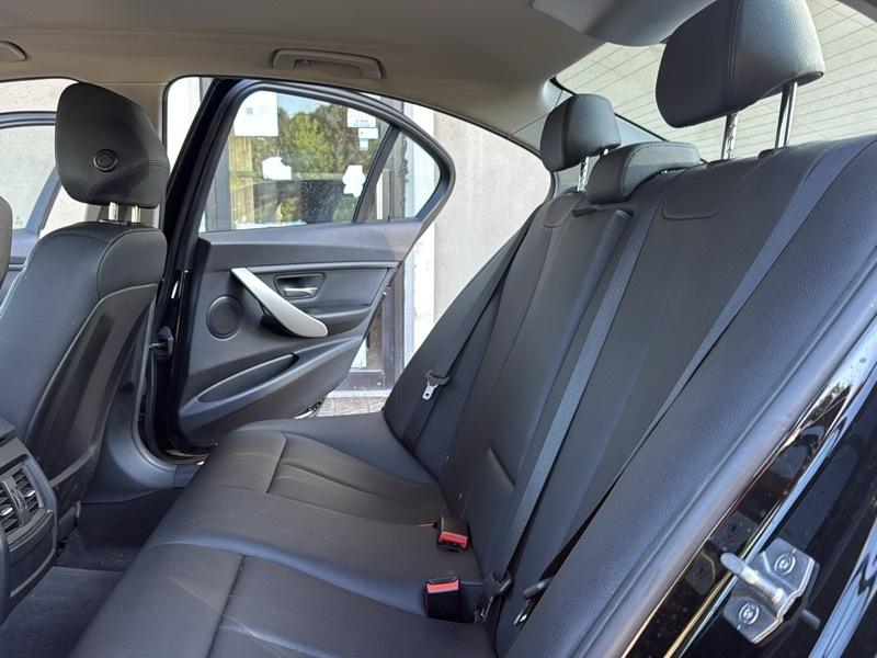 BMW 3-Series 320i Sedan 2015