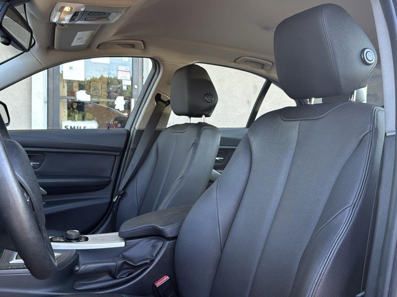 BMW 3-Series 320i Sedan 2015